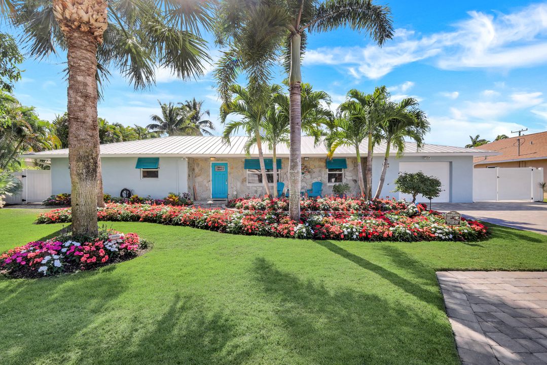 832 97th Ave N, Naples, FL 34108