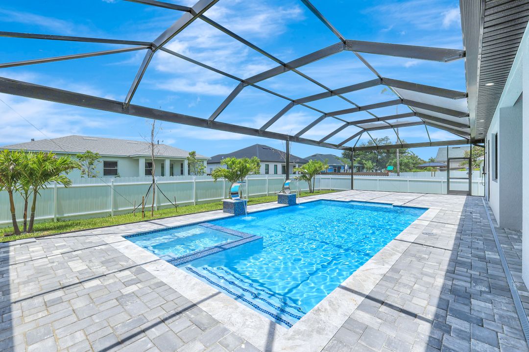 2709 SW 4th Ln, Cape Coral, FL 33991