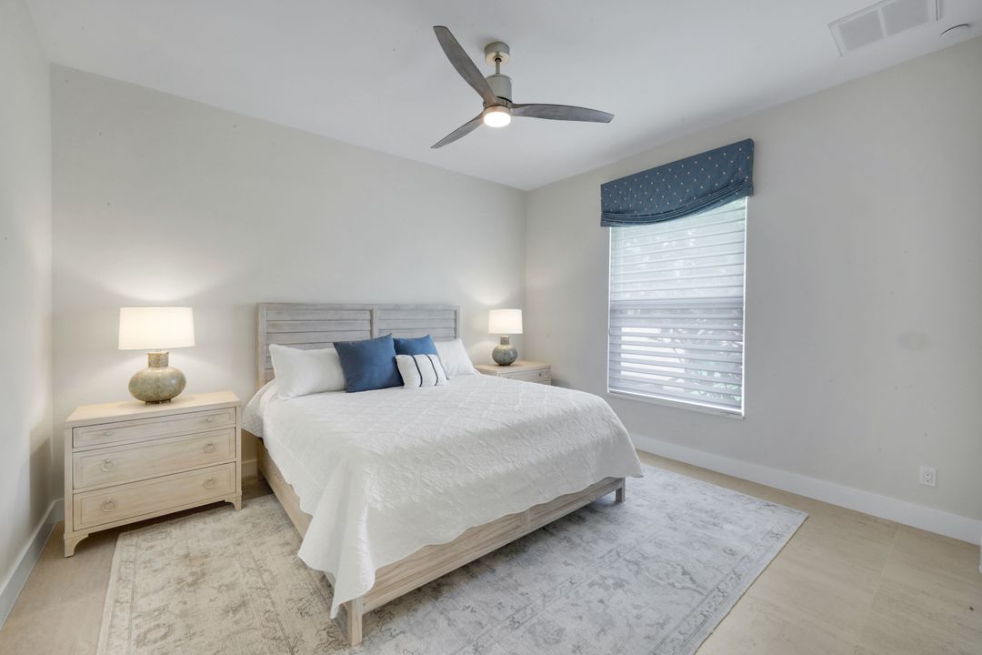 260 Cheshire Way, Naples, FL 34110