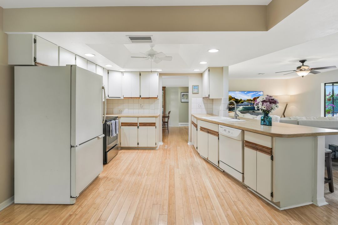 10361 Windsor Way, Naples, FL 34109