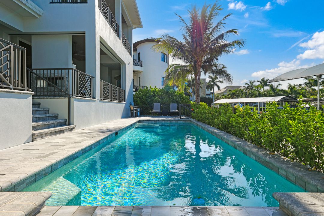 103 Bayview Ave, Naples, FL 34108