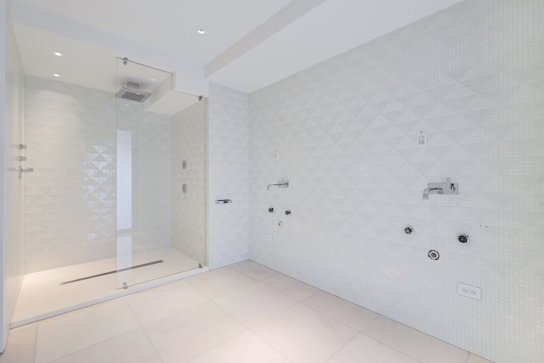 260 Channel Dr, Naples, FL 34108