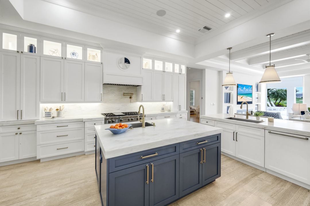 16744 Prato Way, Naples, FL 34110