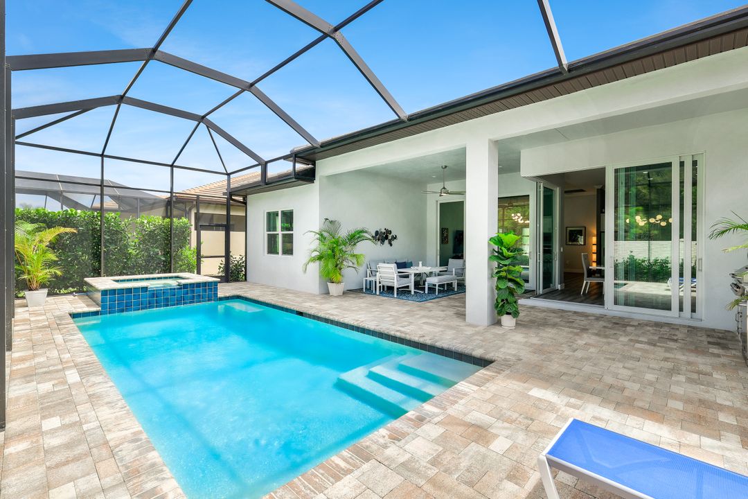 3754 Sapphire Cv Cir, Naples, FL 34114