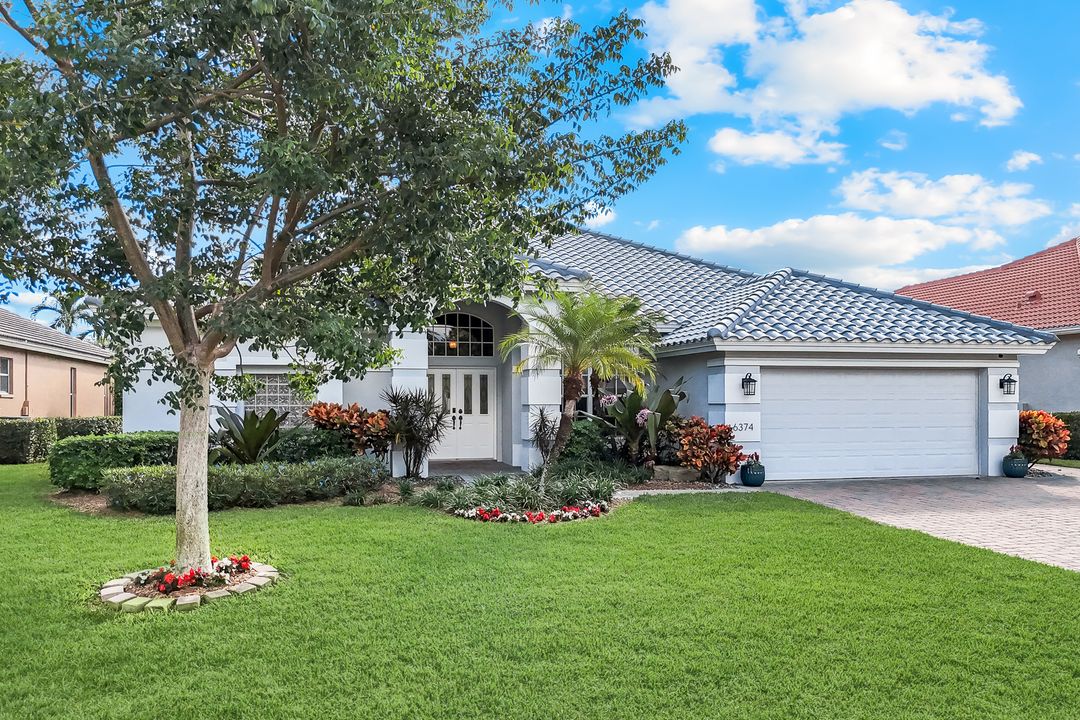 6374 Old Mahogany Ct, Naples, FL 34109