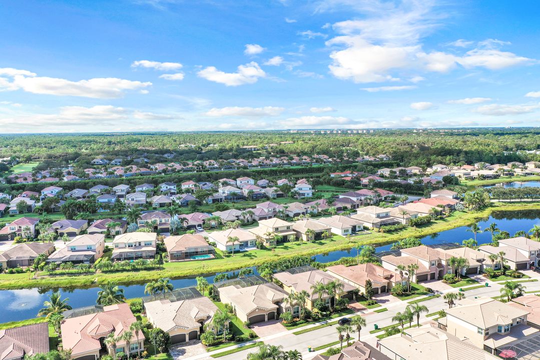 6592 Marbella Ln, Naples, FL 34105