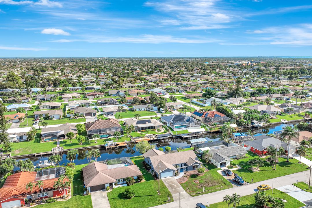 1207 SE 29th Terrace, Cape Coral, FL 33904