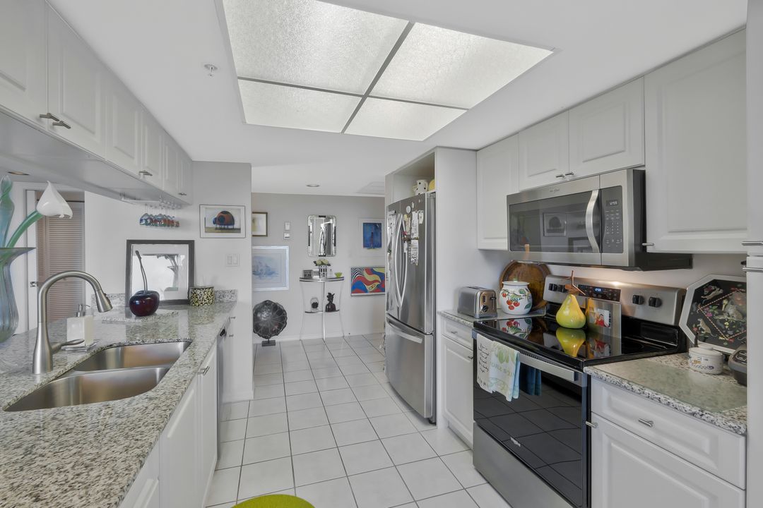 6573 Marissa Loop #303, Naples, FL 34108