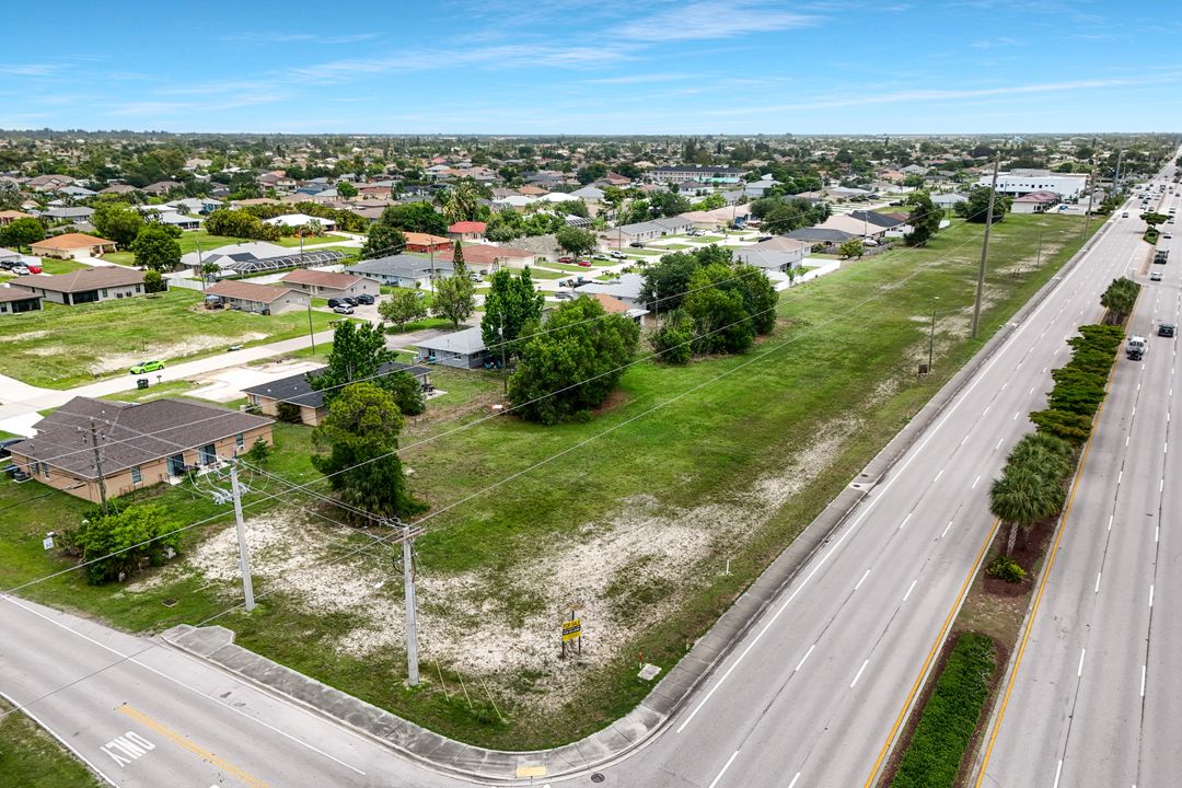 1818 Santa Barbara Blvd S, Cape Coral, FL 33991