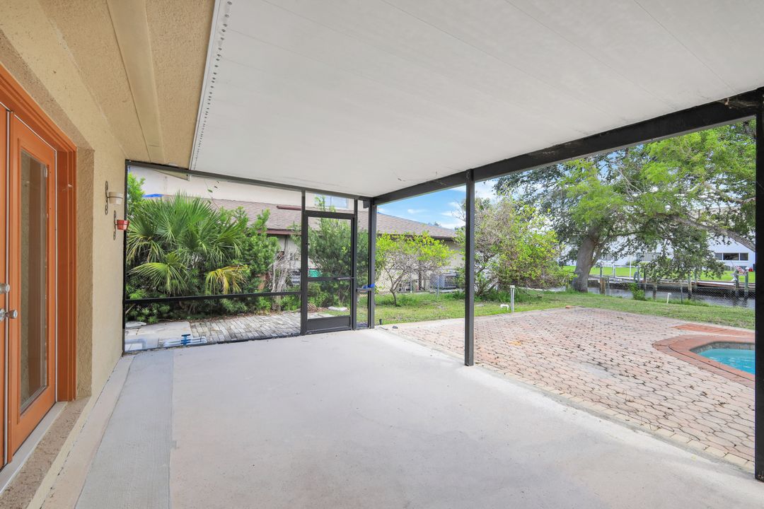 4807 Triton Ct W, Cape Coral, FL 33904