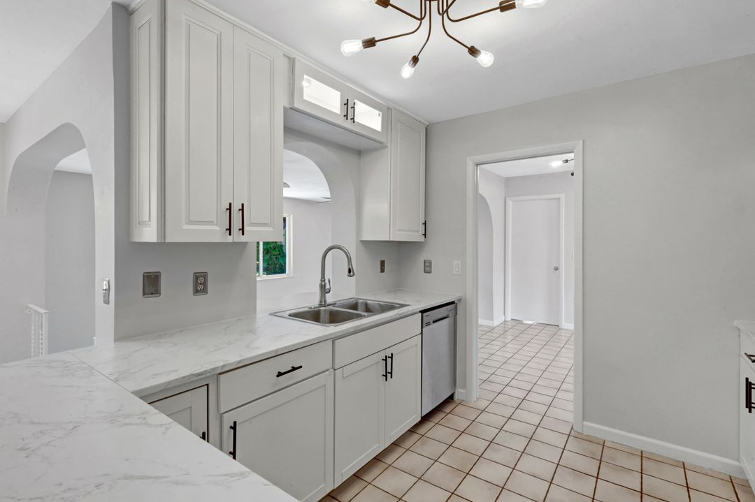 206 SE 46th Ter, Cape Coral, FL 33904