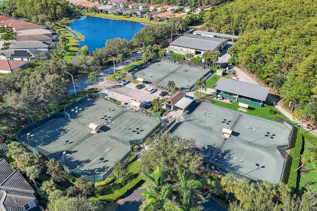 10824 Pond Ridge Dr, Fort Myers, FL 33913