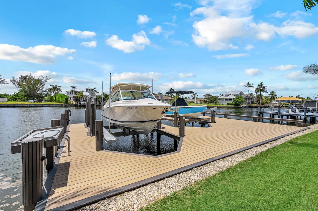 685 Cameo Ct, Marco Island, FL 34145