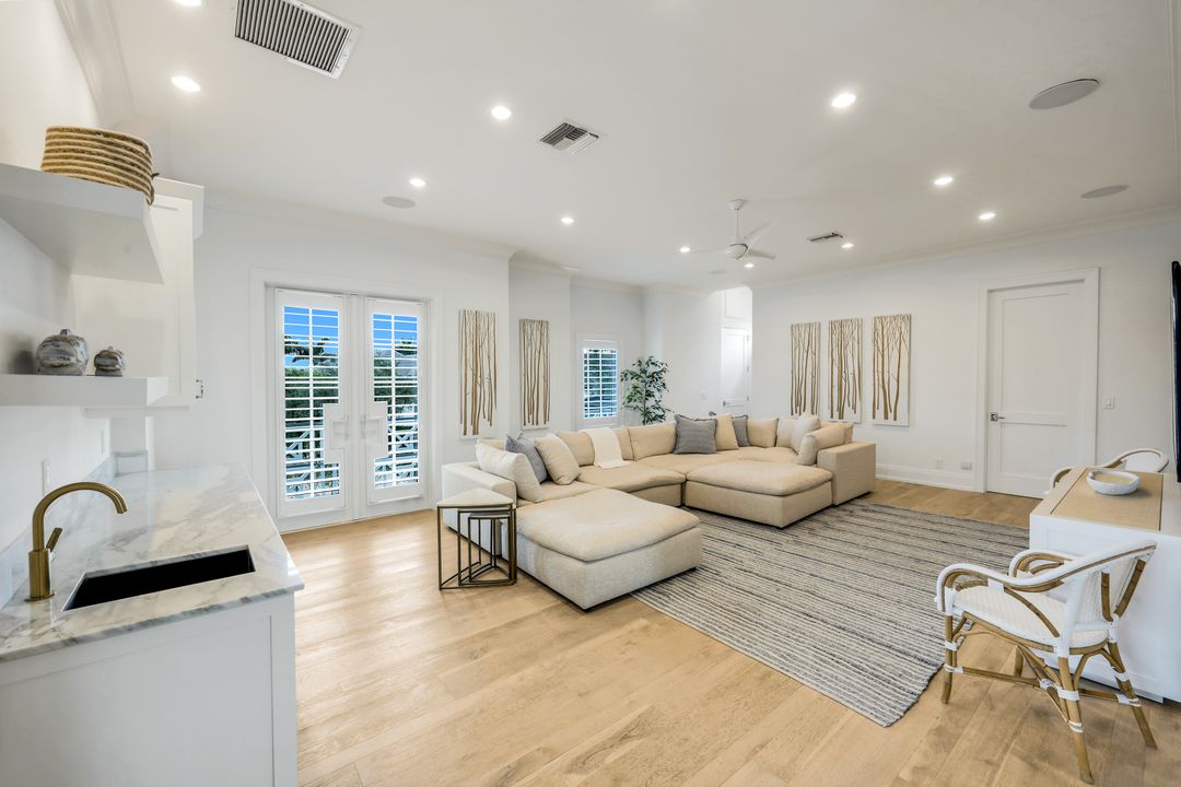 16744 Prato Way, Naples, FL 34110