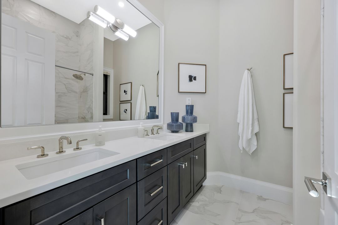 470 Terra Vista Ct, Naples, FL 34119