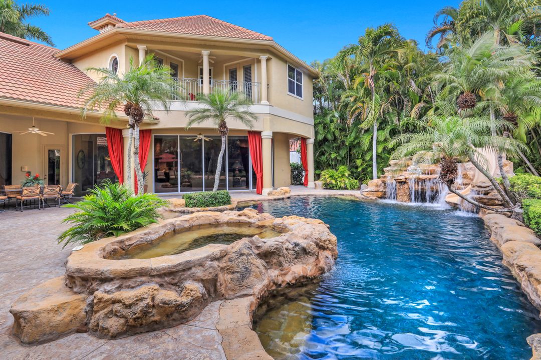 2350 Cheshire Ln, Naples, FL 34109