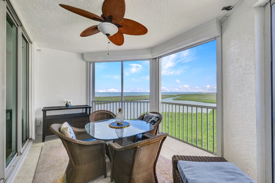 295 Grande Way #1406, Naples, FL 34110