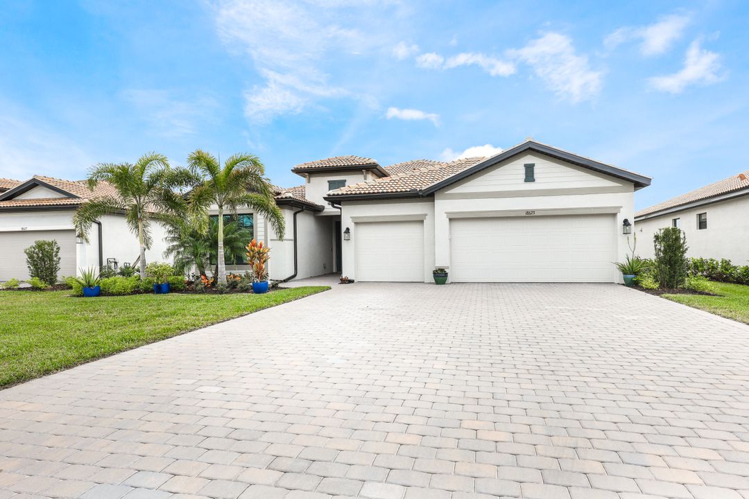 18623 Ives Dr, Estero, FL 33928