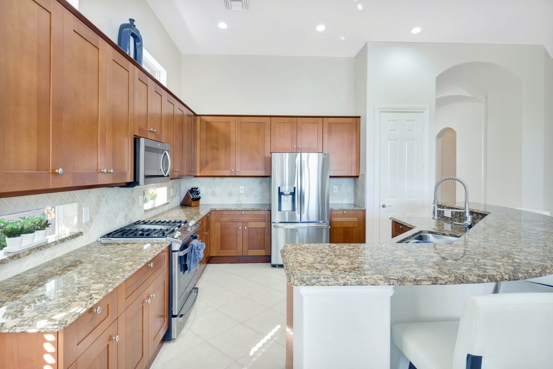 8980 Cherry Oaks Tr, Naples, FL 34114