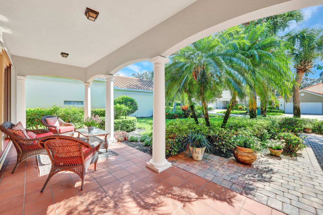 4313 Queen Elizabeth Way, Naples, FL 34119