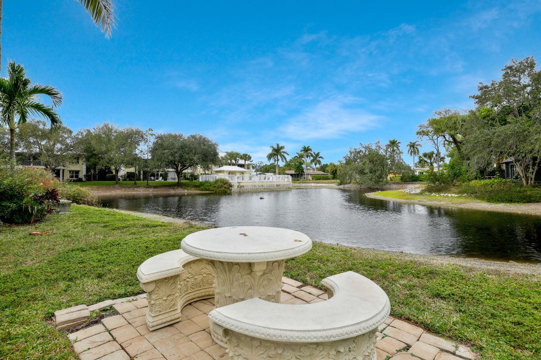 1329 Solana Rd, Naples, FL 34103