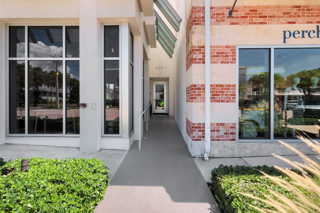 382 12th Ave S, Naples, FL 34102