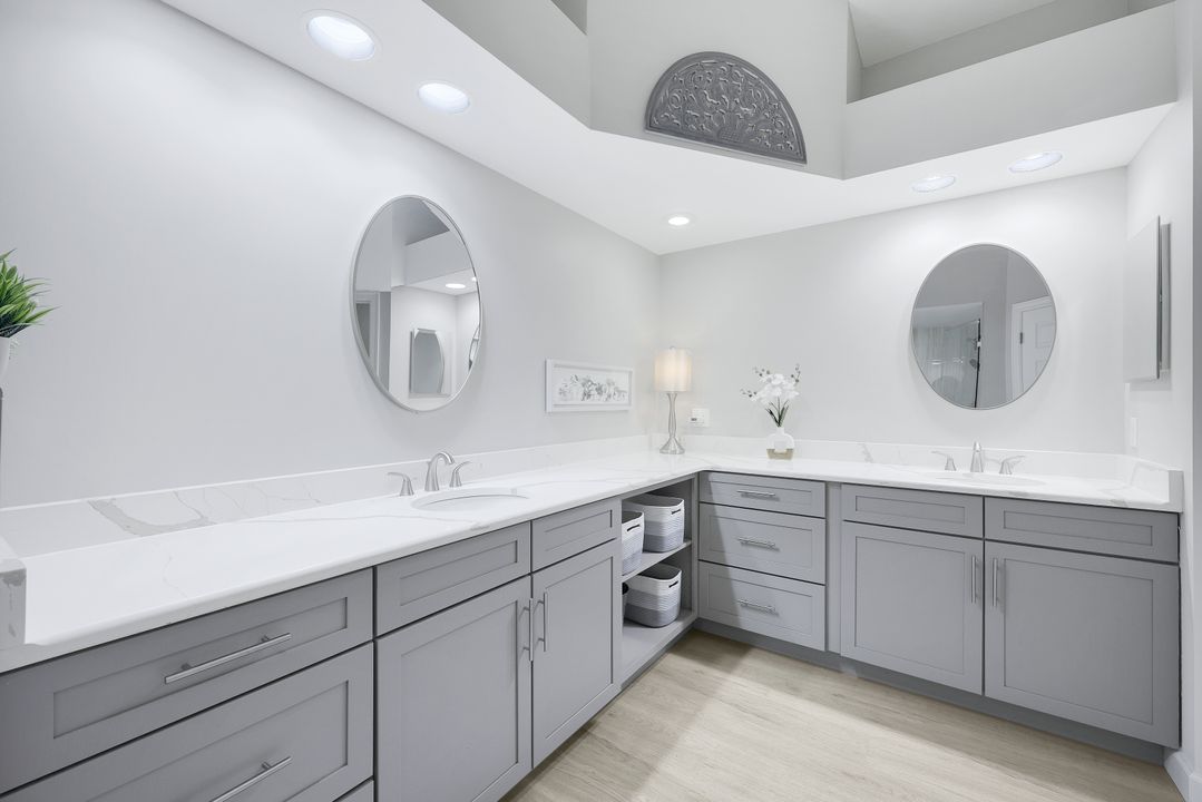 8533 Via Garibaldi Cir #202, Estero, FL 33928