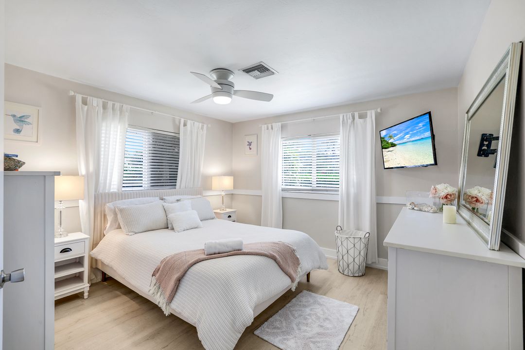 699 104th Ave N, Naples, FL 34108