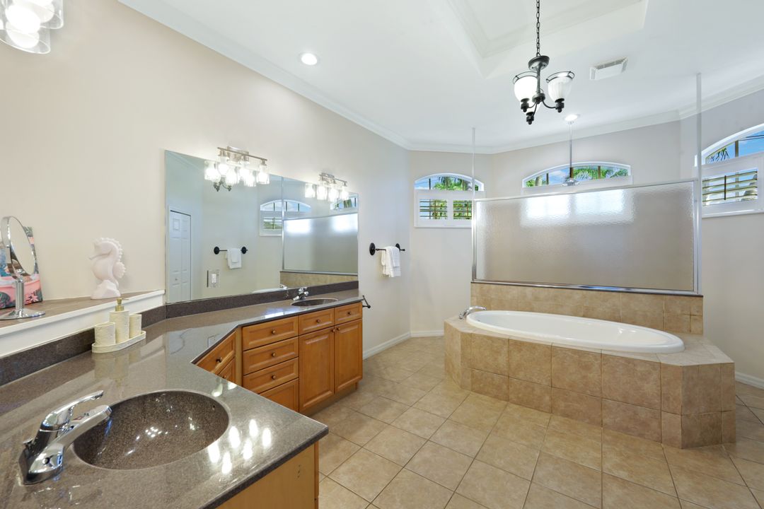 1426 SE 32nd St, Cape Coral, FL 33904