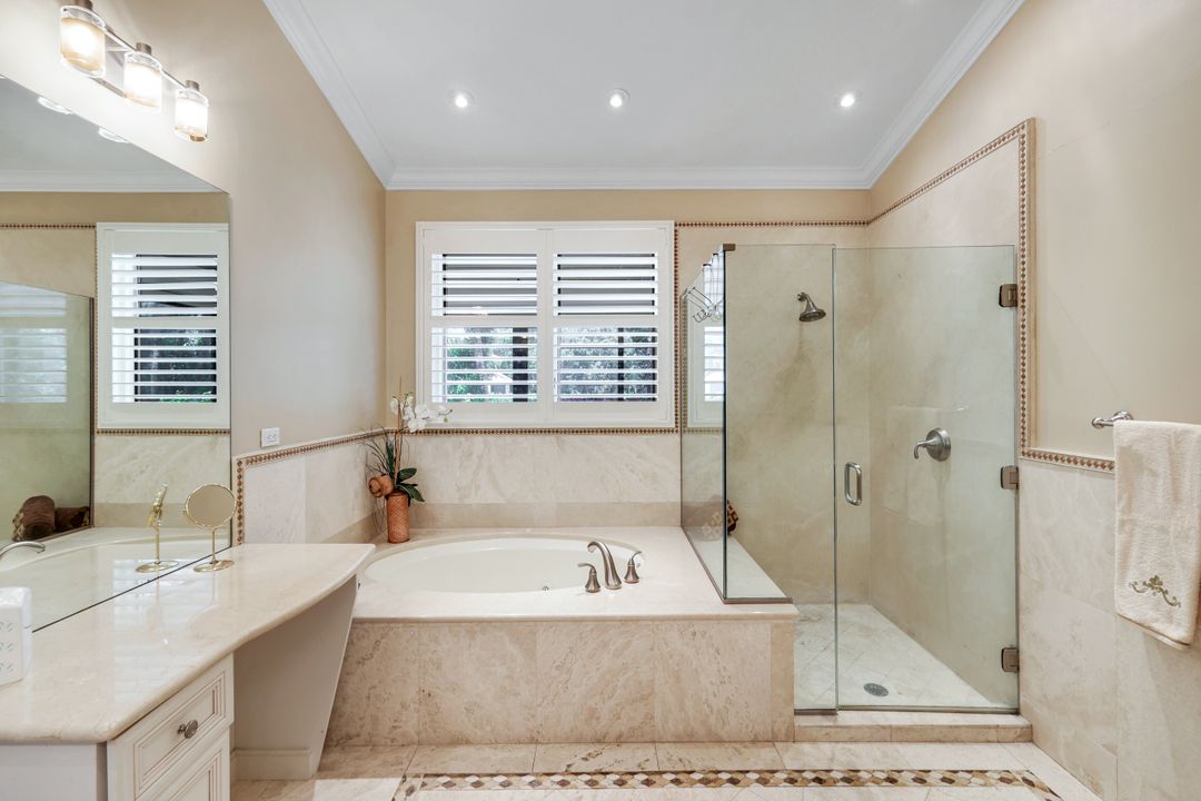 6619 Trident Way, Naples, FL 34108