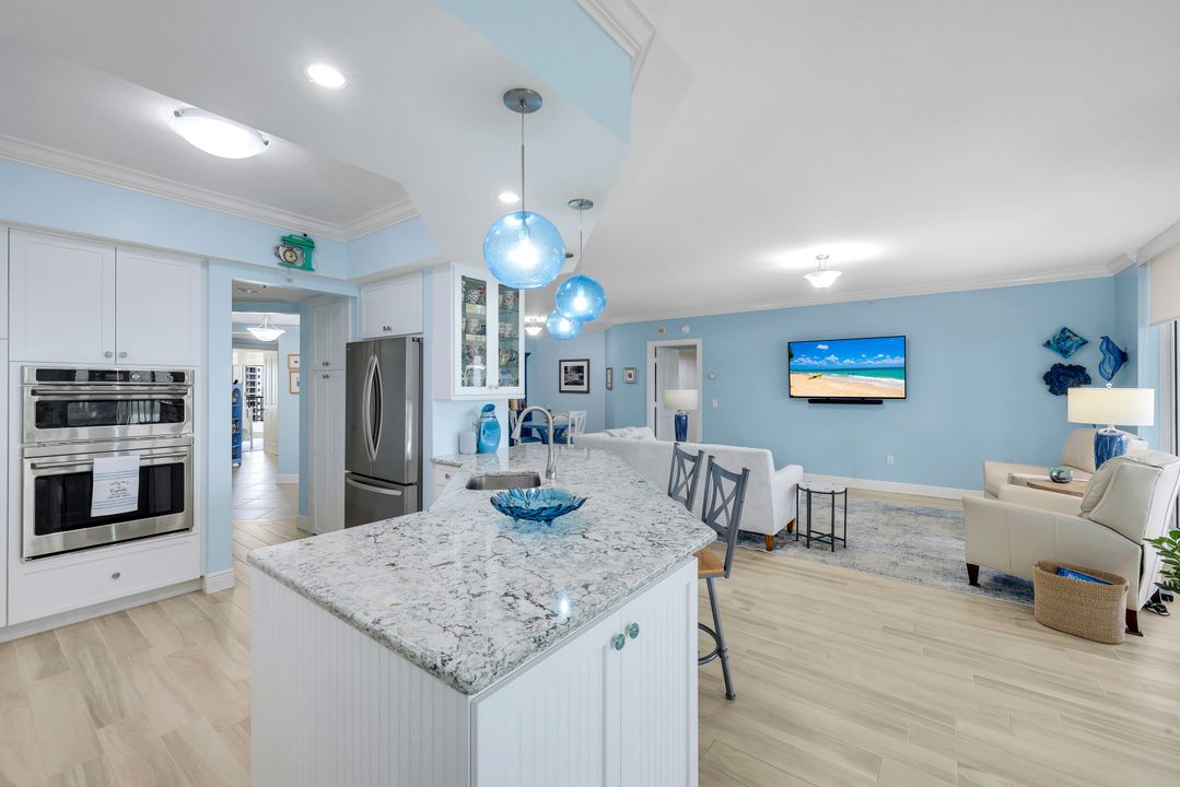 1060 Borghese Ln #1404, Naples, FL 34114