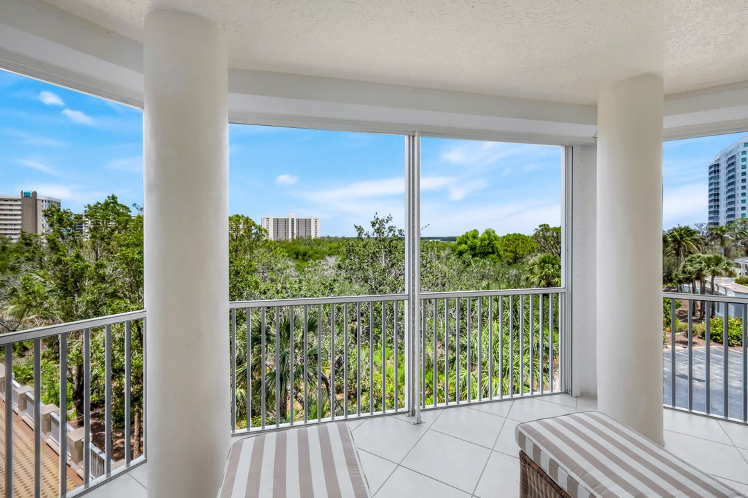 315 Dunes Blvd #307, Naples, FL 34110
