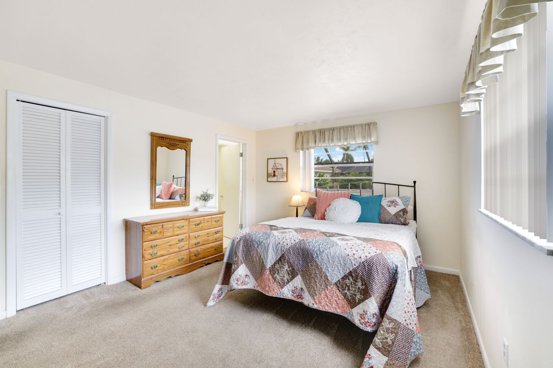 133 Briarcliff Ln, Naples, FL 34113