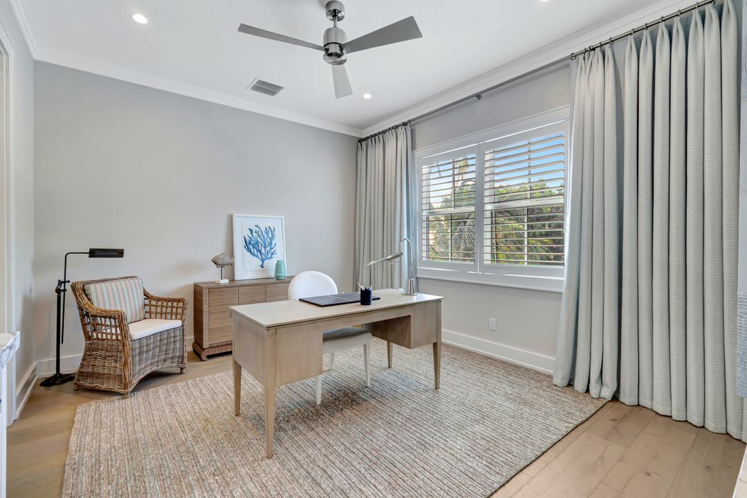 160 Broad Ave S, Naples, FL 34102