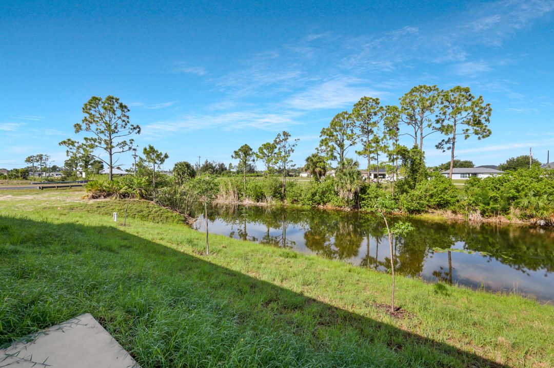 3804 NE 9th Pl, Cape Coral, FL 33909