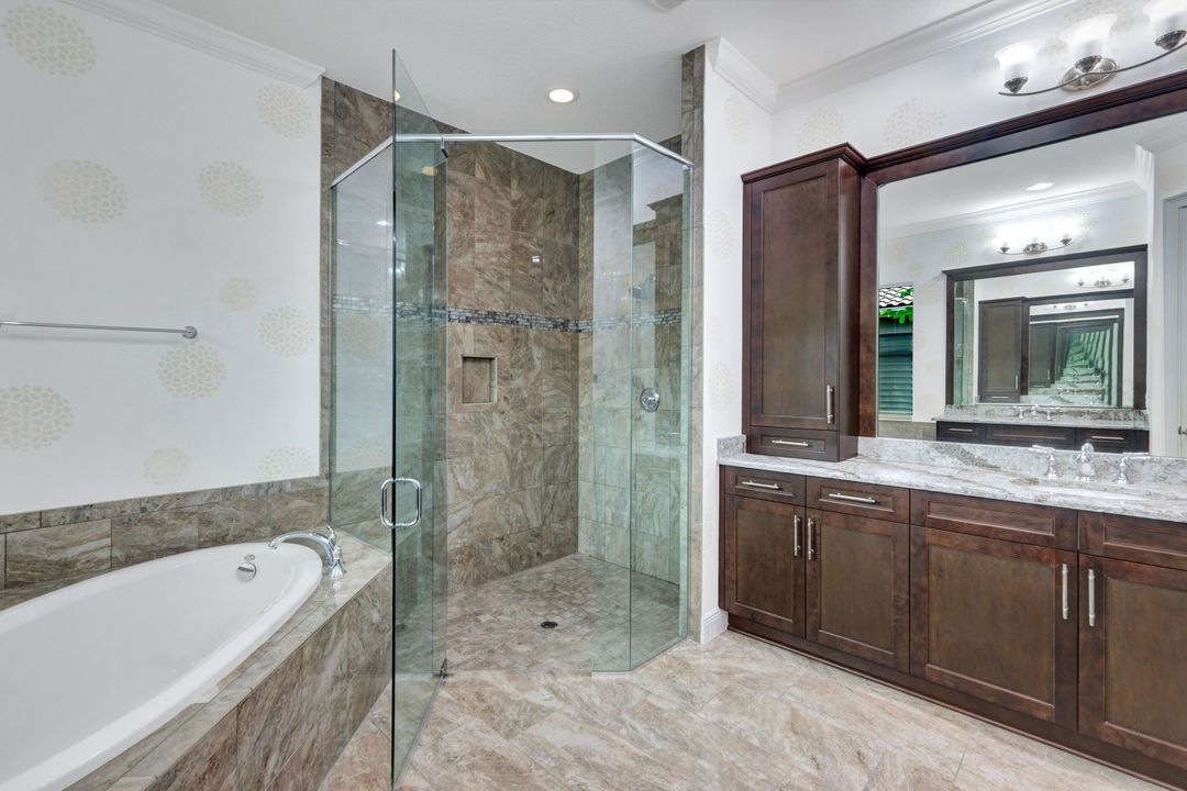 12646 Dundee Ln, Naples, FL 34120