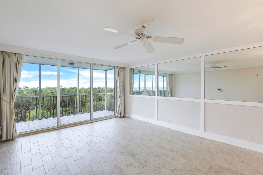 5 Bluebill Ave APT 506, Naples, FL 34108