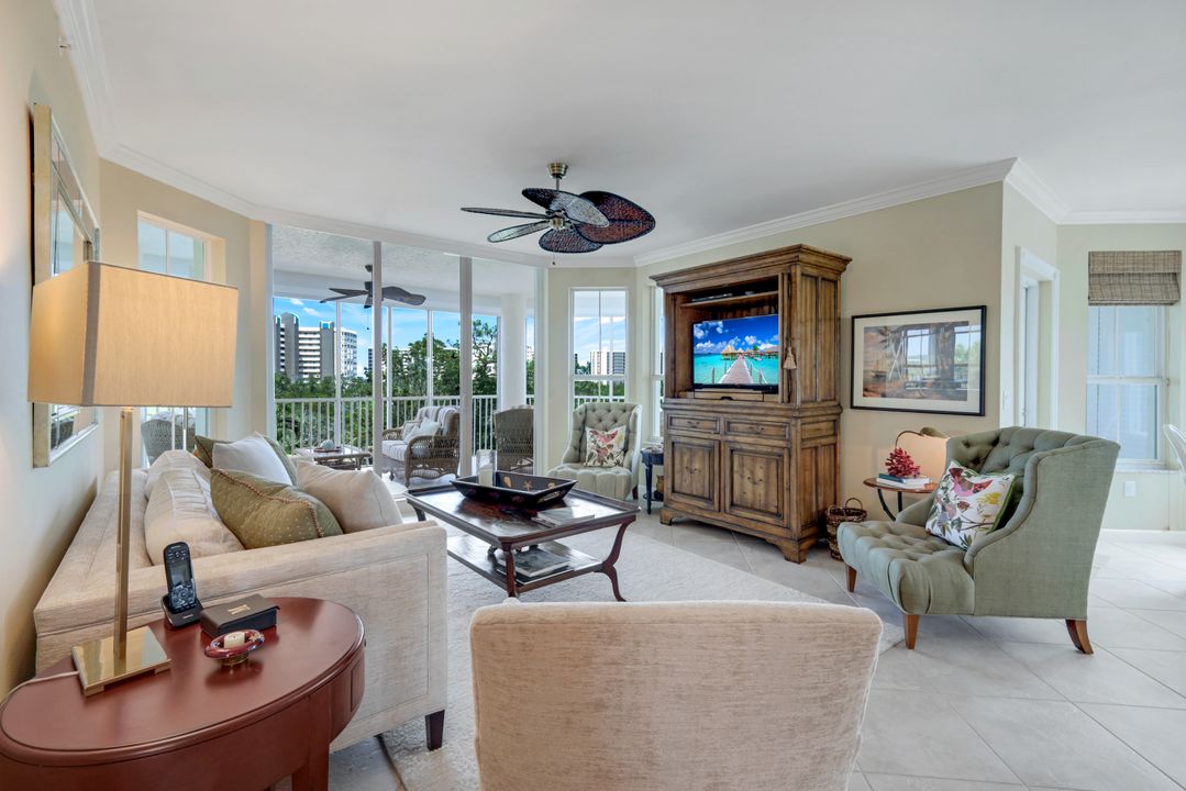 315 Dunes Blvd #307, Naples, FL 34110