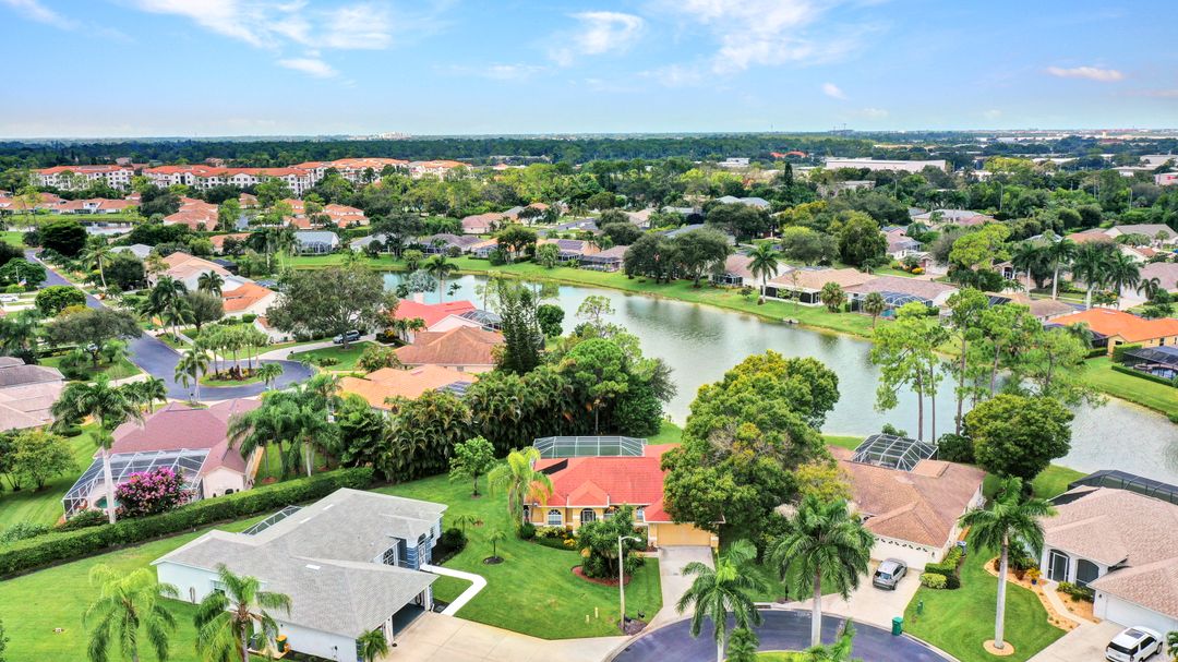 707 Teton Ct, Naples, FL 34104