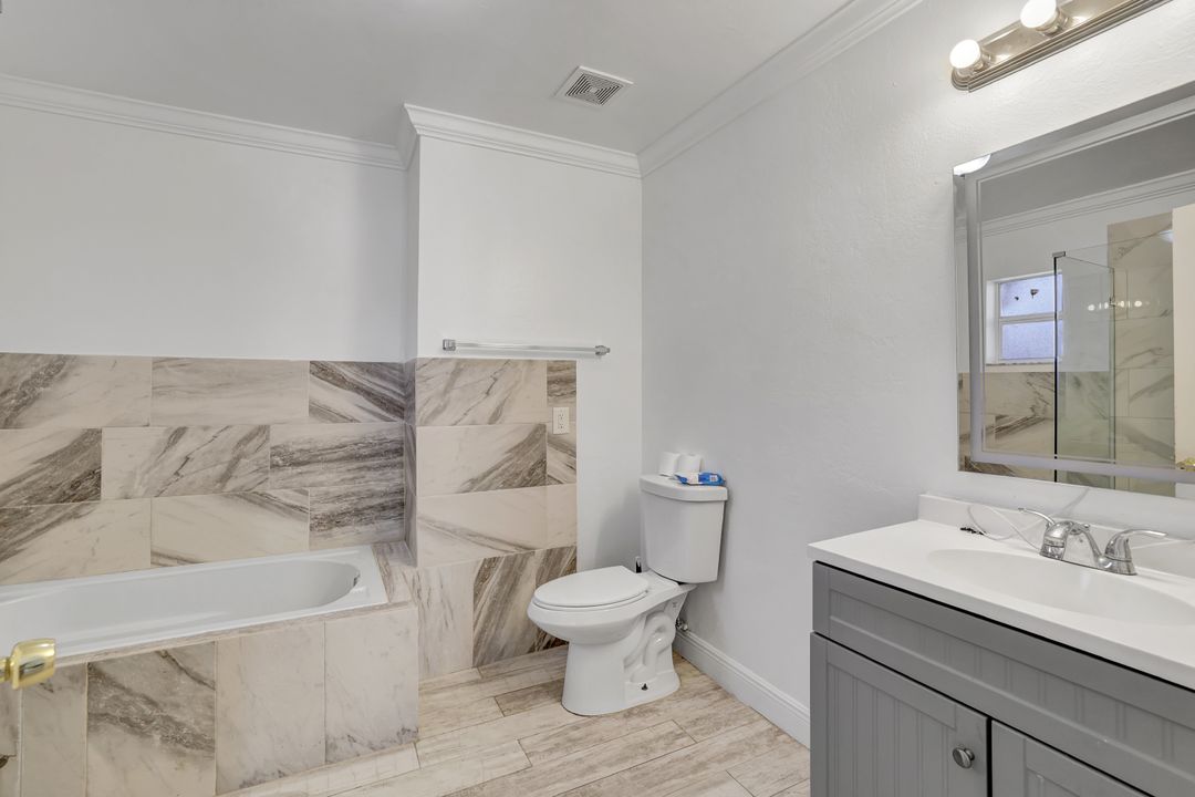 4090 32nd Ave SE, Naples, FL 34117