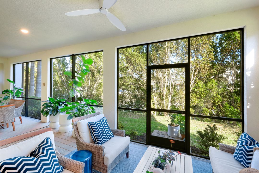 2472 Breakwater Wy #11-102, Naples, FL 34112