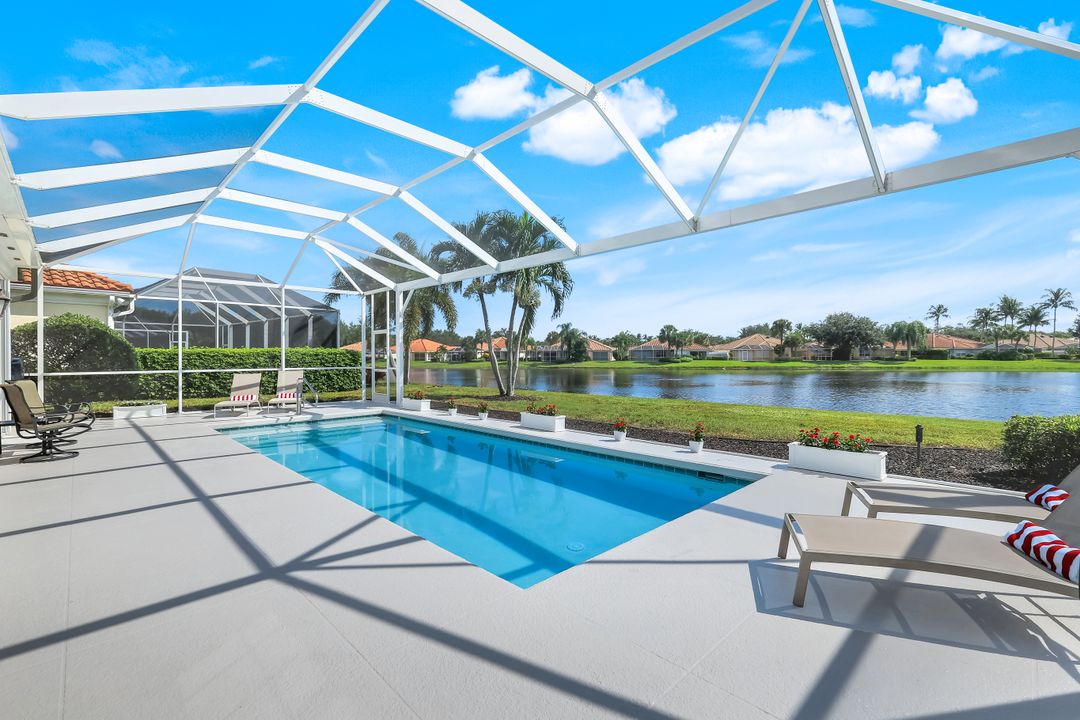 4338 Queen Elizabeth Way, Naples, FL 34119