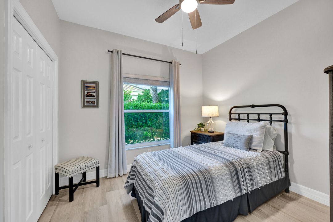 25011 Goldcrest Dr, Bonita Springs, FL 34134