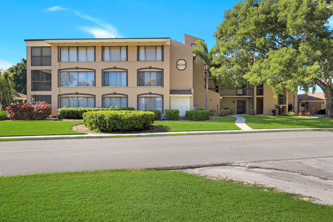 6258 Cougar Run #301, Fort Myers, FL 33908