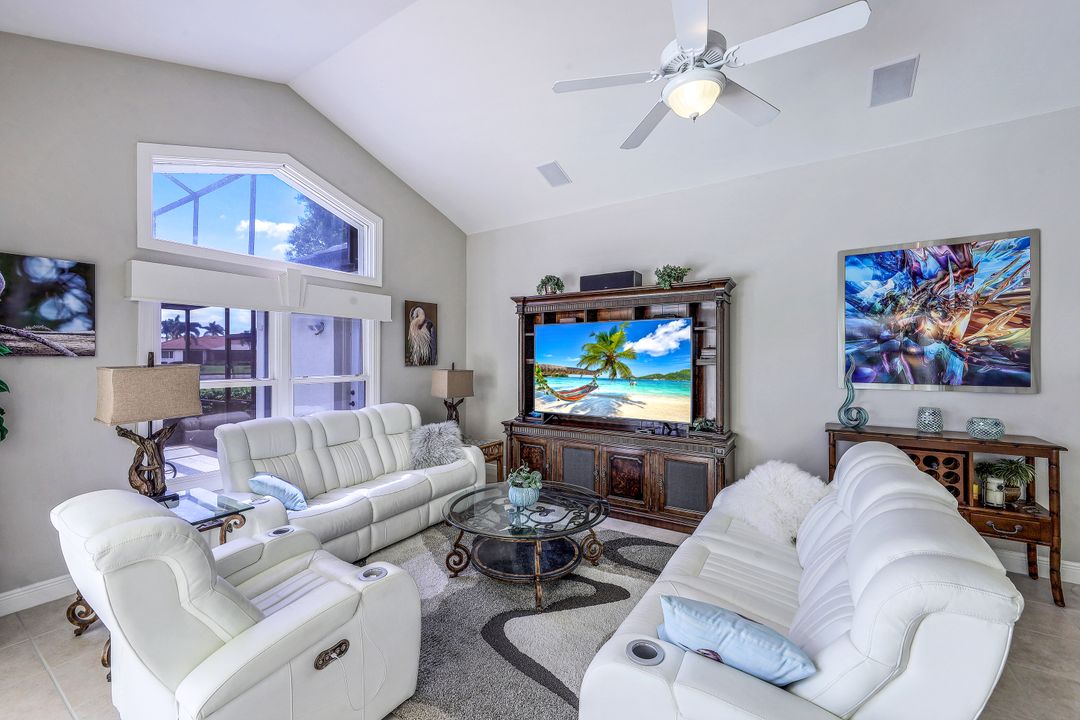 7092 Peach Blossom Ct, Naples, FL 34113