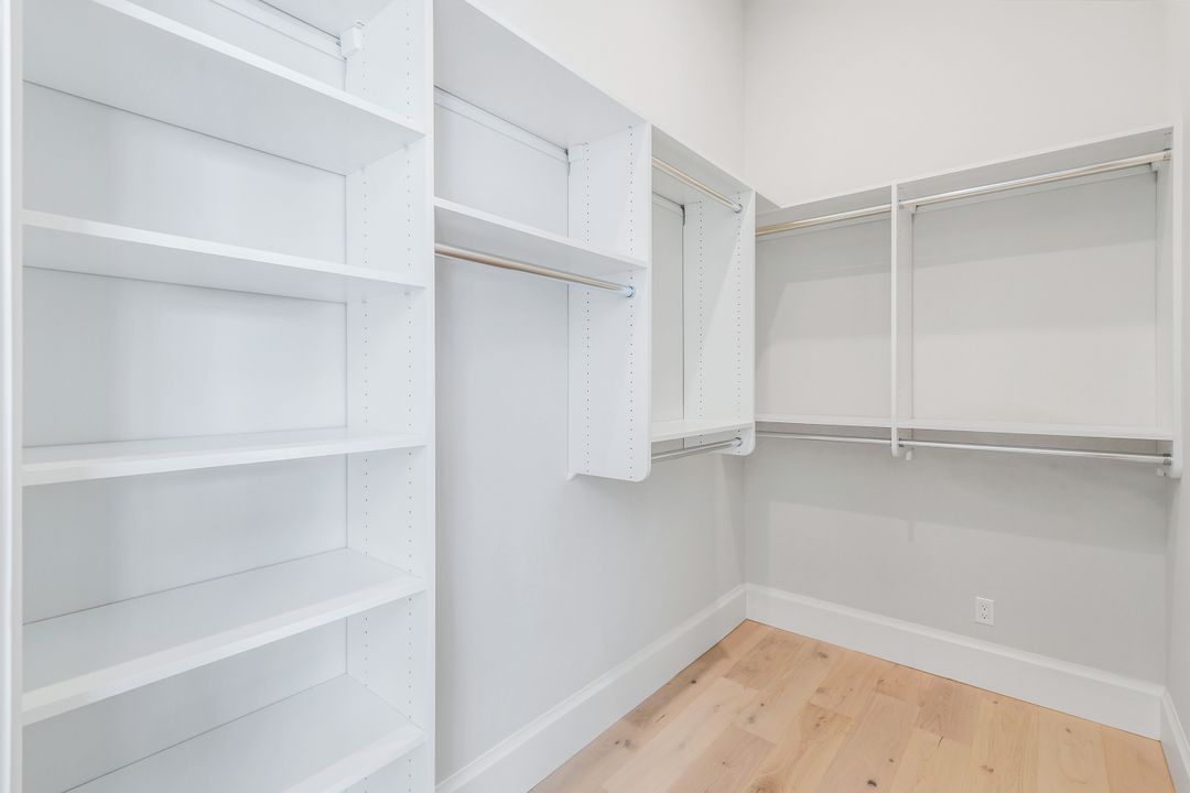 713 Nautilus Ct, Marco Island, FL 34145