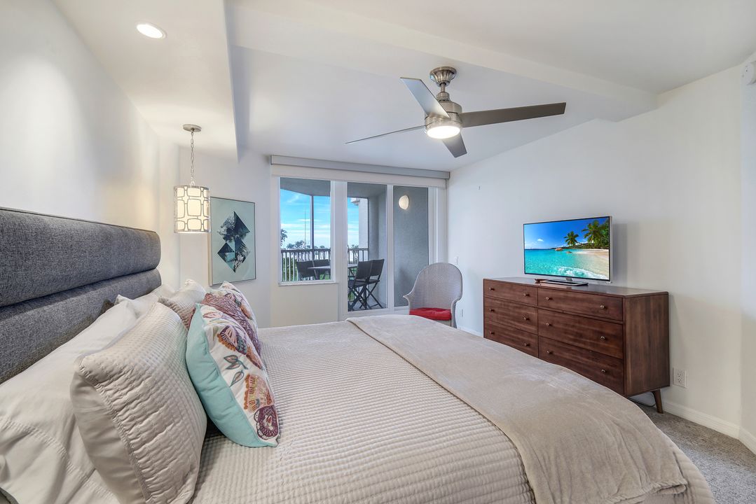 4041 Gulf Shore Blvd N #204, Naples, FL 34103