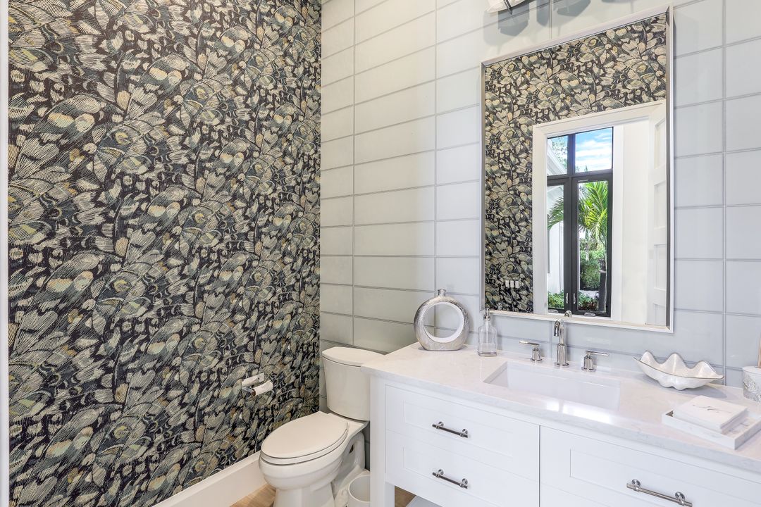 125 Caribbean Rd, Naples, FL 34108