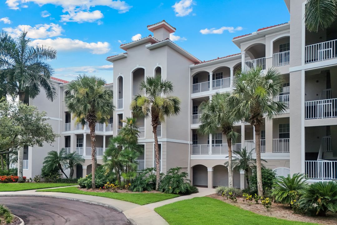 4864 Hampshire Ct #203, Naples, FL 34112