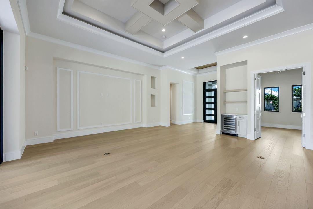 14282 Charthouse Cir, Naples, FL 34114